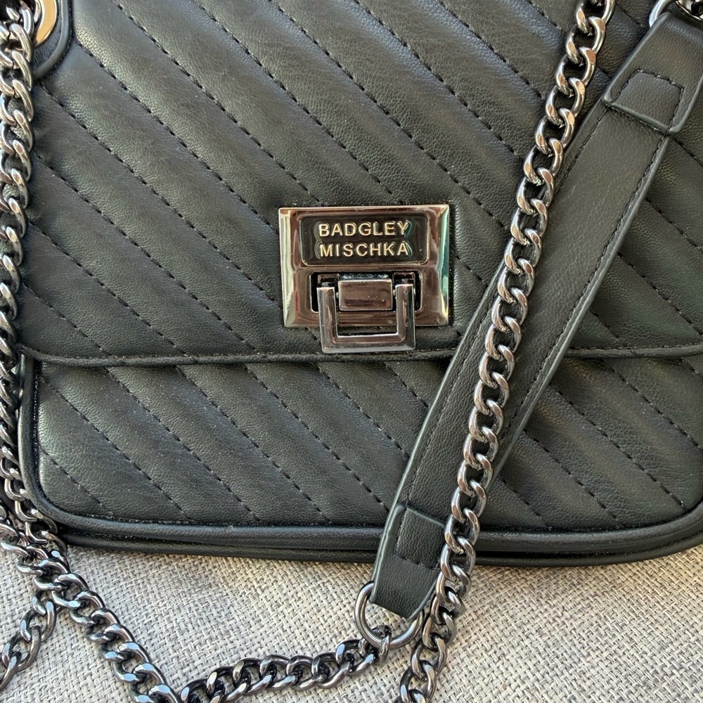 Badgley Mischka Black Quilted Crossbody Bag - Picture 2 of 5